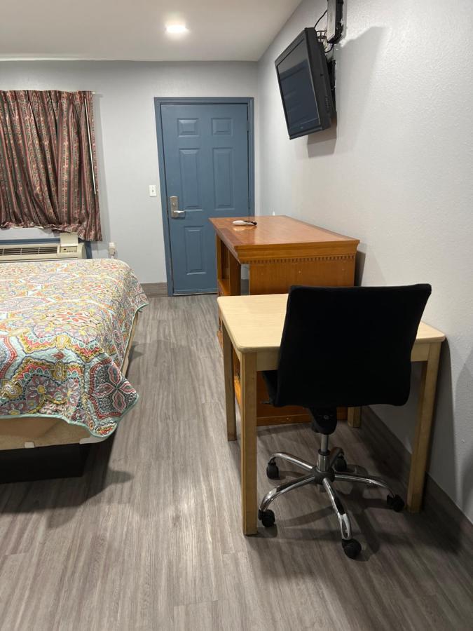 Budget Inn Hallettsville Esterno foto