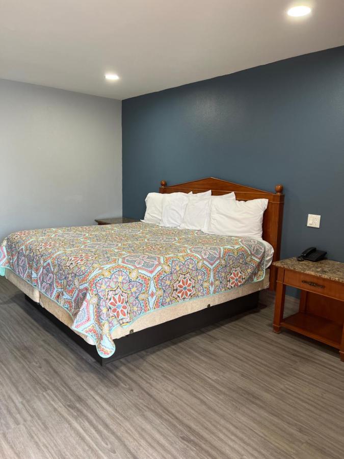Budget Inn Hallettsville Esterno foto